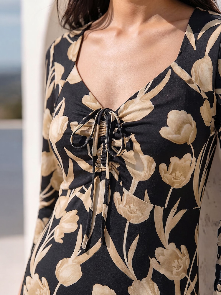 Roman Black Petite Floral Gathered Stretch Midi Dress - Image 4 of 4 Roman Black Petite Floral Gathered Stretch Midi Dress - Image 4 of 4