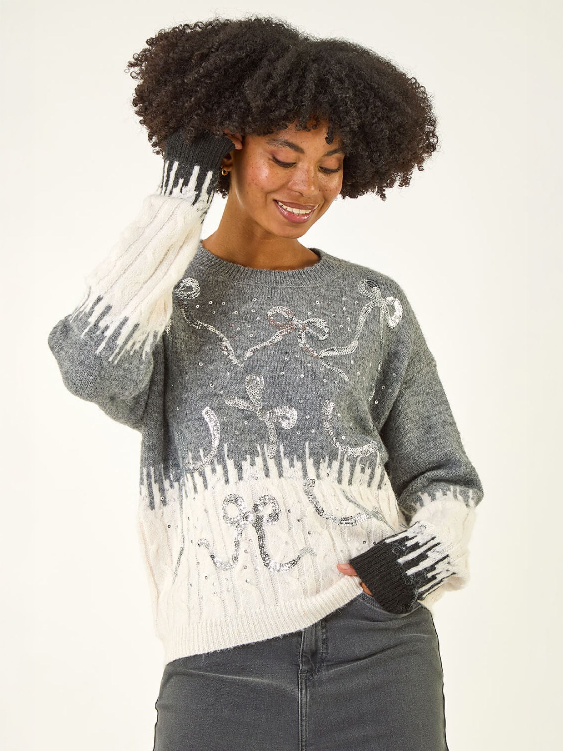 Roman Women's Grey Jacquard Bow Knit Jumper - Image 2