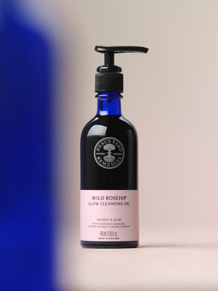 Neals Yard Remedies Wild Rosehip Glow Cleansing Oil - Image 2 of 7 Neals Yard Remedies Wild Rosehip Glow Cleansing Oil - Image 2 of 7