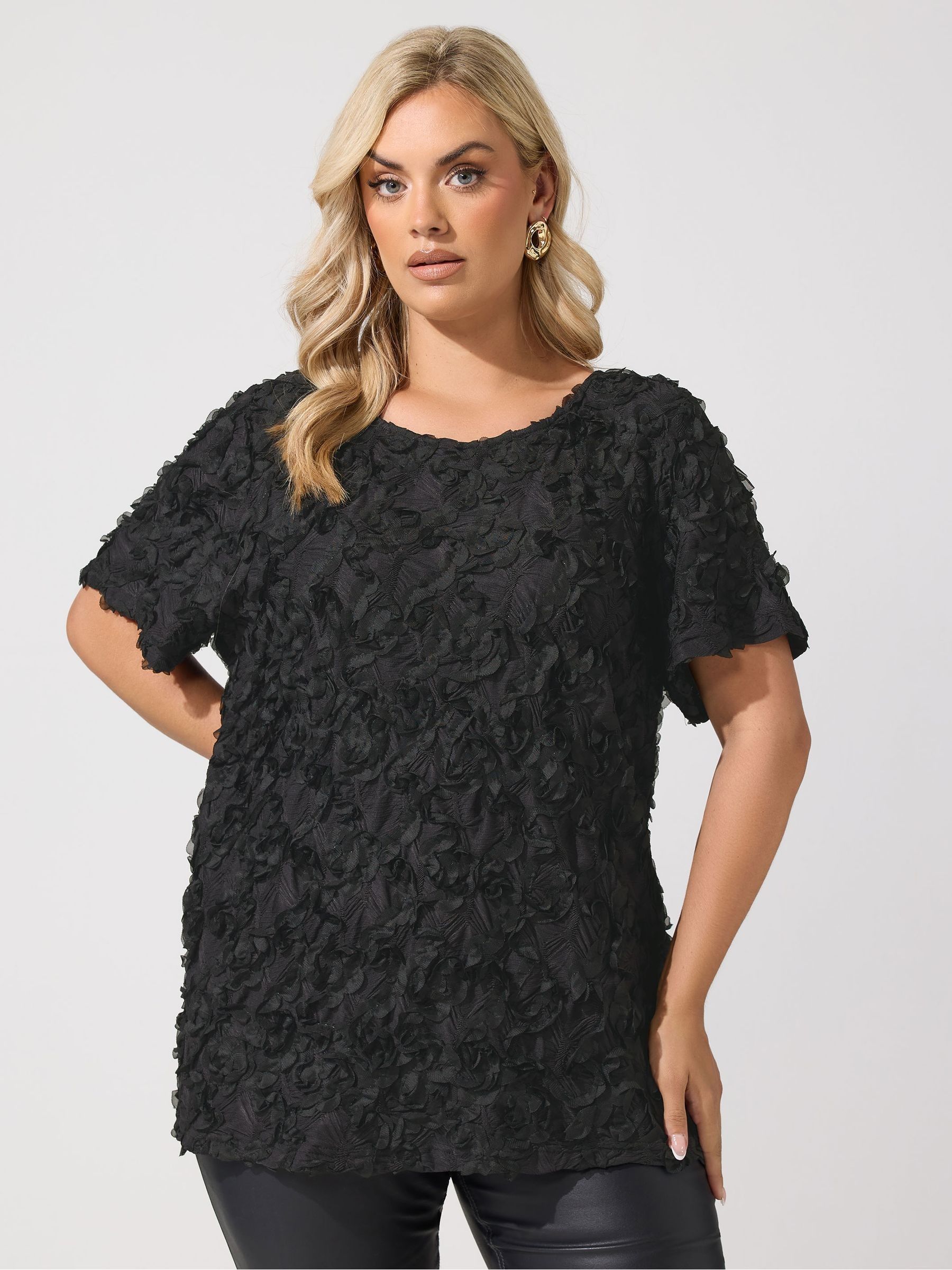 Yours Women's Black 3D Abstract Top In Size 24 - Image 3