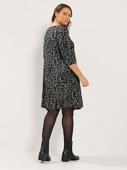 Yours Curve Green Animal Drape Pocket Dress - Image 3 of 6