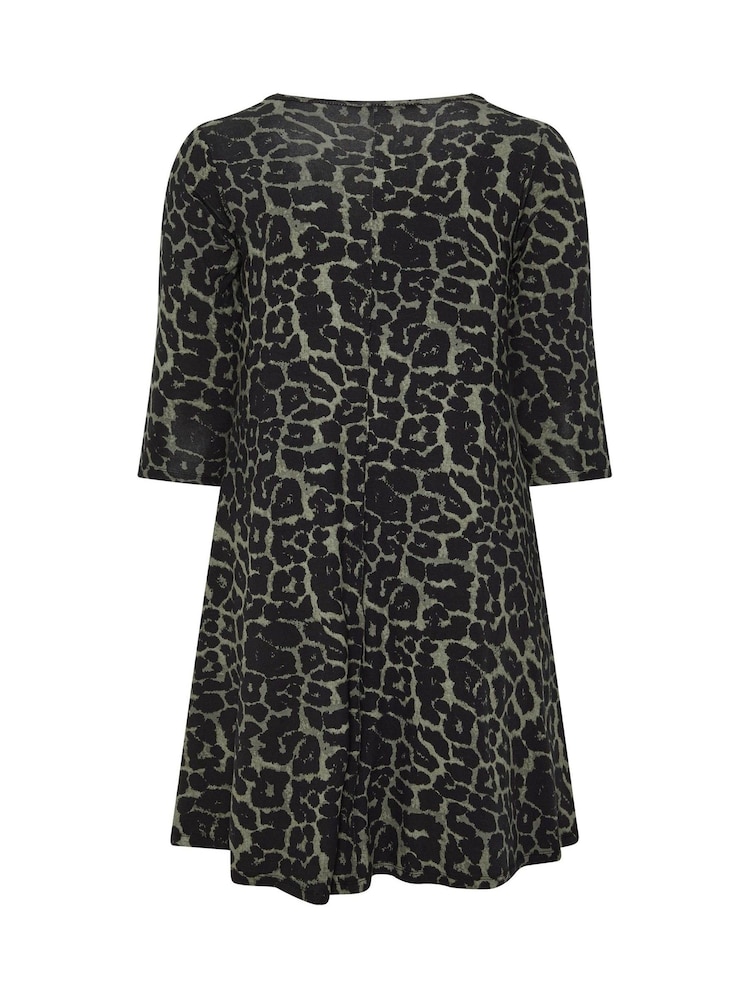 Yours Curve Green Animal Drape Pocket Dress - Image 6 of 6