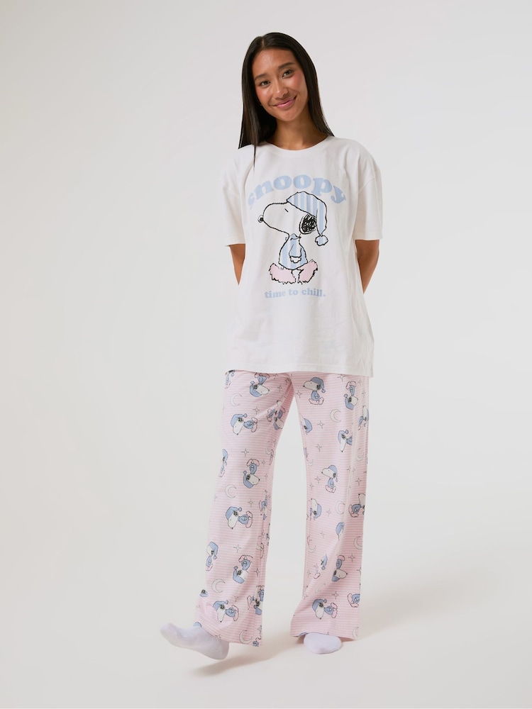 Skinnydip x Peanuts Snoopy Chill T-Shirt and Trousers Set with Eye Mask - صورة 1 من 4