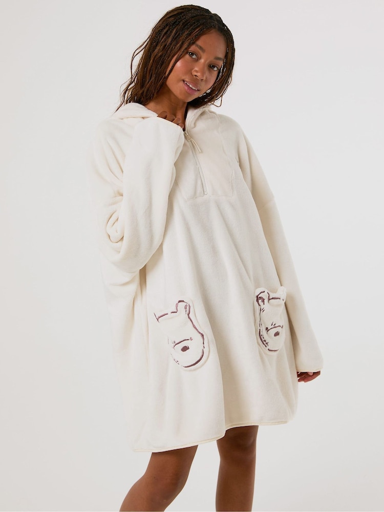 Skinnydip Disney Winnie the Pooh 3D Ears Blanket Hoodie - صورة 1 من 9