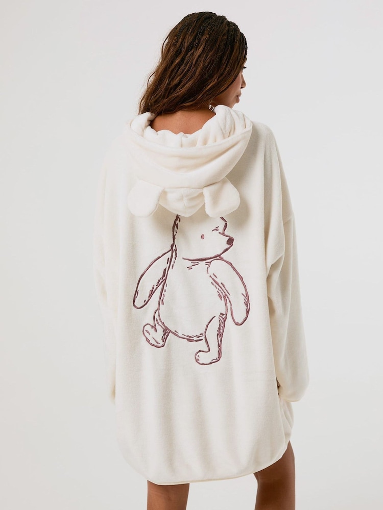 Skinnydip Disney Winnie the Pooh 3D Ears Blanket Hoodie - صورة 2 من 9