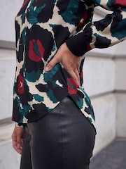 Roman Green Animal V-Neck Top - Image 4 of 4