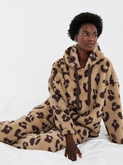 Pyžamo Simply Be Pretty Secrets Twosie s leopardím potiskem a kapucí - Obrázek 3 z 4