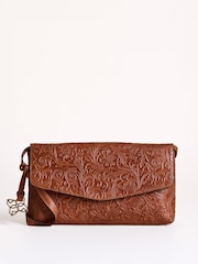 Коричневый - Кожаный клатч с длинным ремешком Lakeland Leather Temple - Изображение 2 6