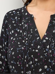 Yours Curve Black Pintuck Blouse - Image 4 of 5
