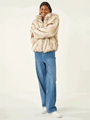 Chaqueta bomber relajada de piel sintética con ribete Roman - Imagen 1 de 4