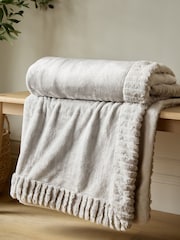 Catherine Lansfield Velvet And Faux Fur Soft and Cosy Throw - Image 1 of 5