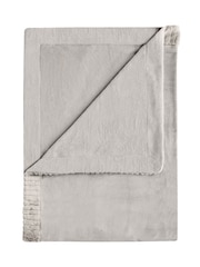 Catherine Lansfield Velvet And Faux Fur Soft and Cosy Throw - Image 5 of 5