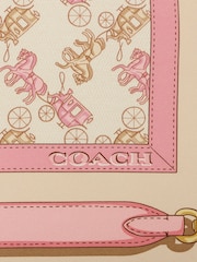 Marrom Taupe - Lenço quadrado de seda com estampa de correias de carruagem e cavalo da marca COACH. - Imagem 4 de 4