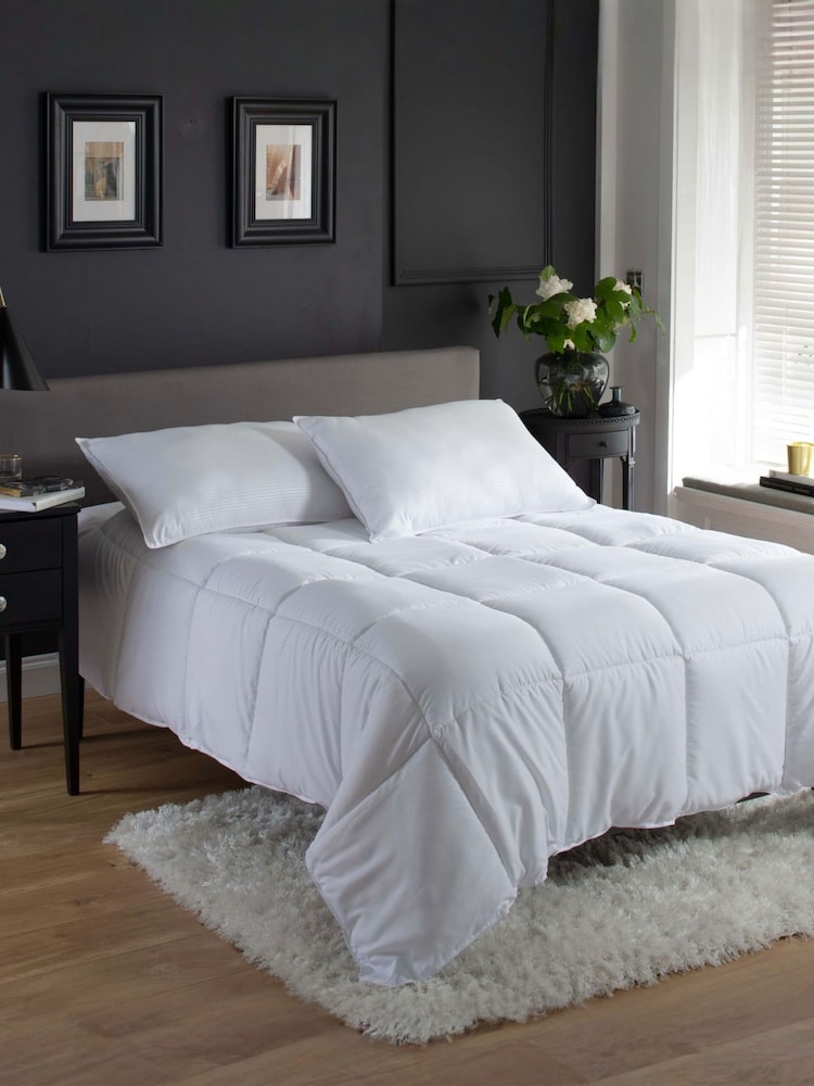 The Lyndon Company TLC Hotel Premium Duvet 10.5 Tog - Image 2 of 2 The Lyndon Company TLC Hotel Premium Duvet 10.5 Tog - Image 2 of 2