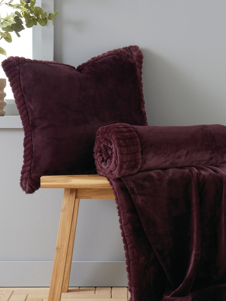 Catherine Lansfield Purple Velvet and Faux Fur Soft and Cosy Cushion - Image 2 of 7