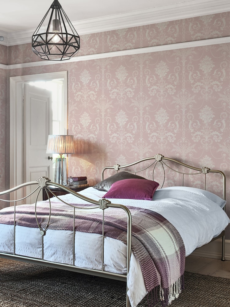 Laura Ashley Amethyst Josette 10M Wallpaper - Image 2 of 4