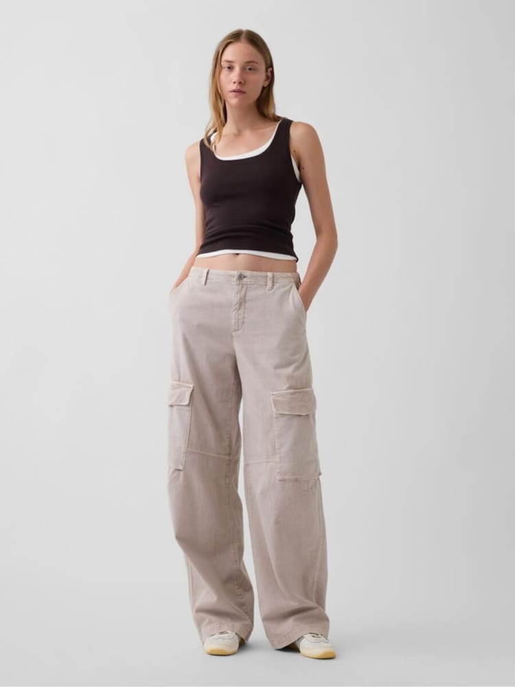Gap Beige Low Rise Twill Baggy Barrel Cargo Trousers - Image 1 of 4 Gap Beige Low Rise Twill Baggy Barrel Cargo Trousers - Image 1 of 4