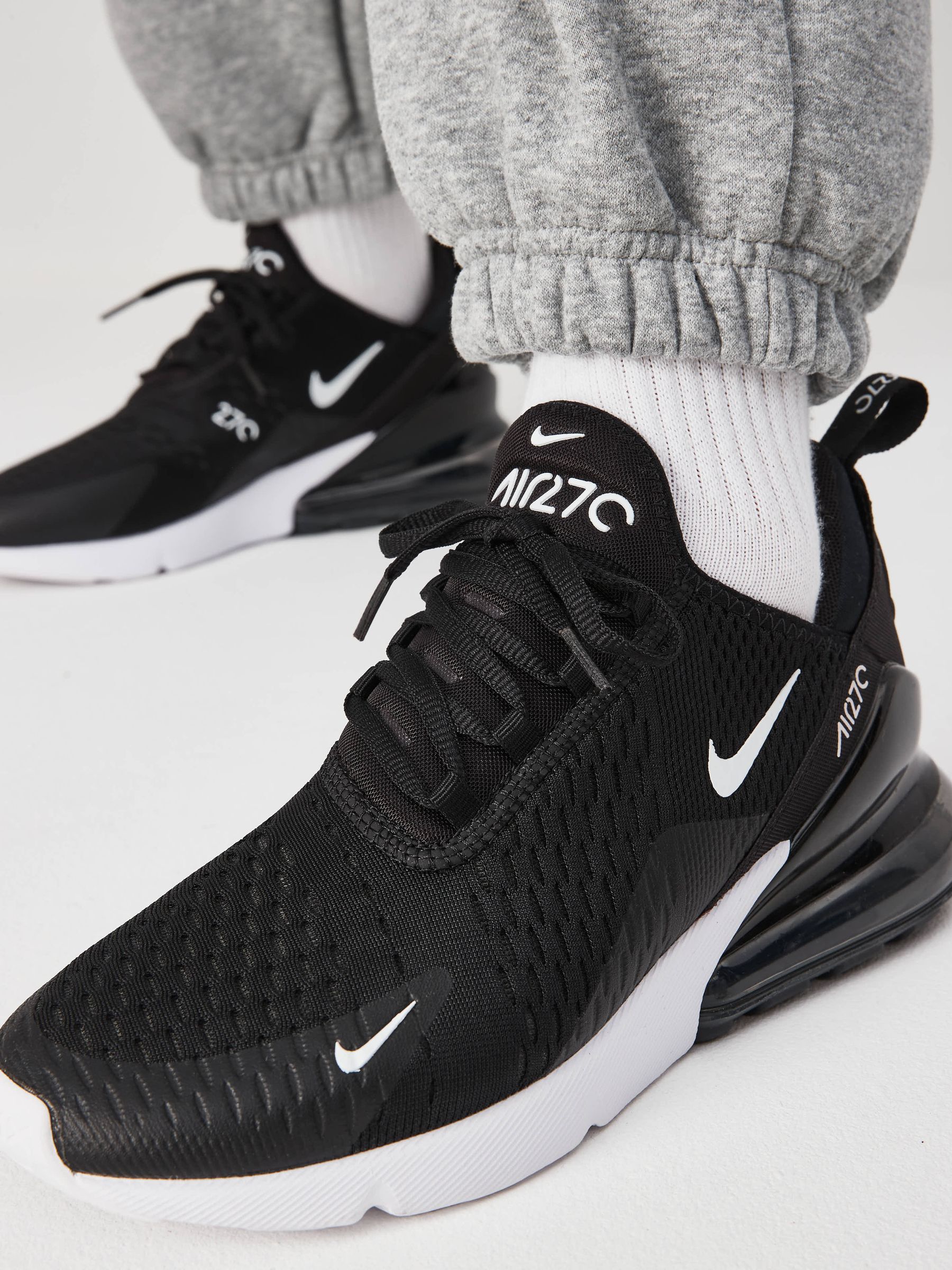 Nike 270 air max black and white on sale