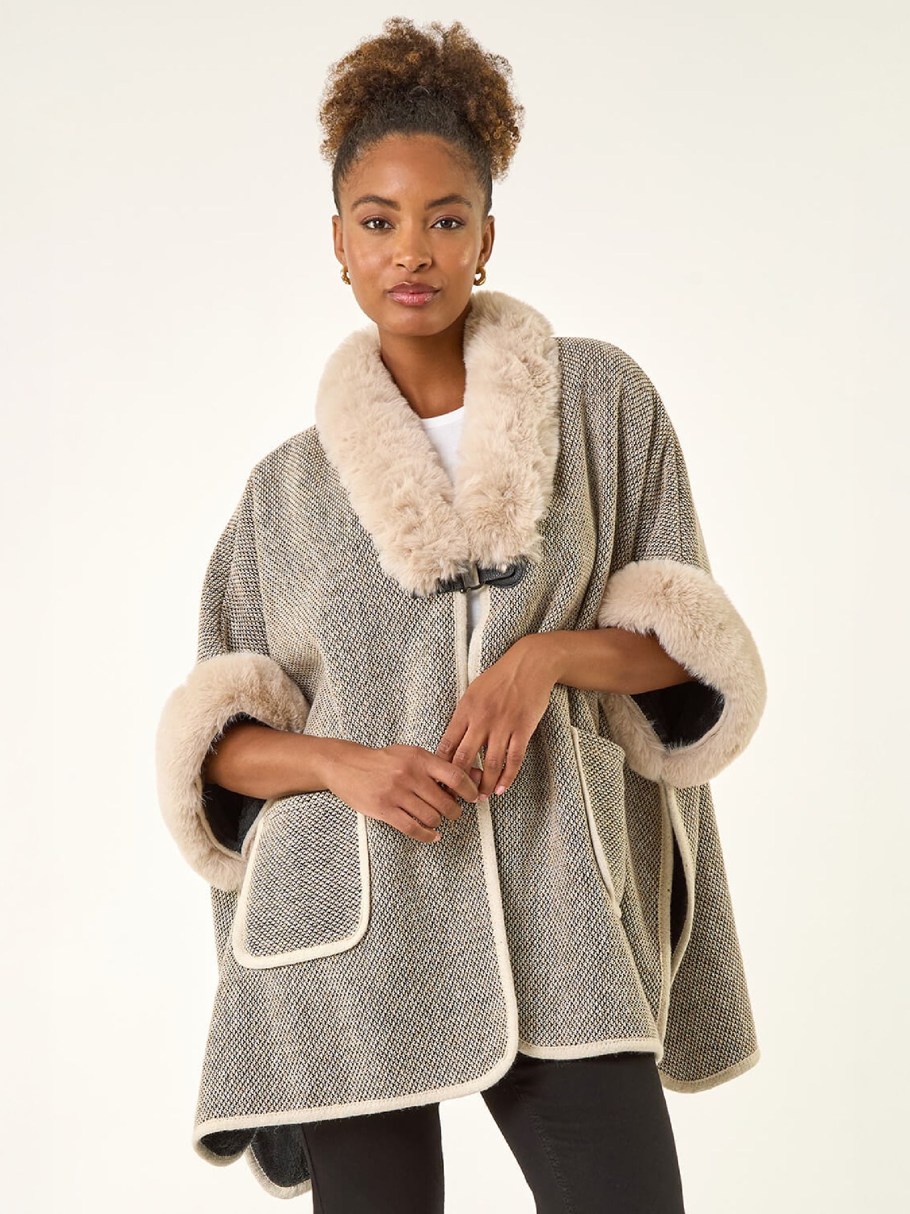 【タグあり】Na.e Wool Poncho グレー Buy Roman Grey Faux Fur Pocket Poncho from Next USA