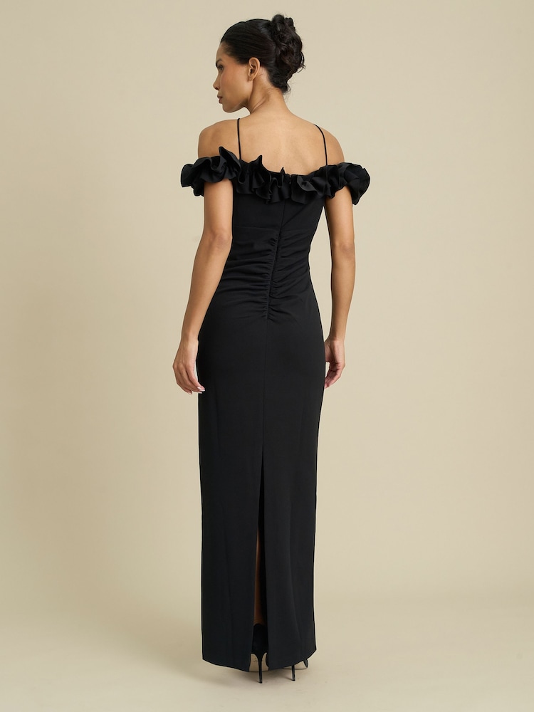 Gina Bacconi Toni Ruffle Off Shoulder Maxi Dress - Bilde 2 av 5 Gina Bacconi Toni Ruffle Off Shoulder Maxi Dress - Bilde 2 av 5