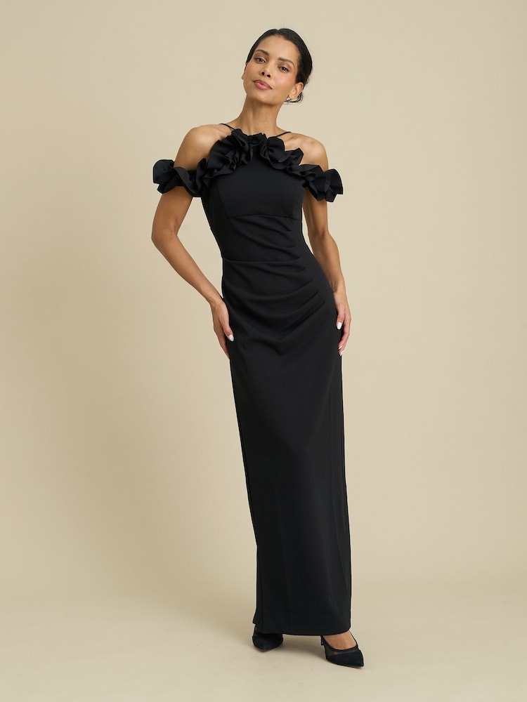 Gina Bacconi Toni Ruffle Off Shoulder Maxi Dress - Bilde 5 av 5 Gina Bacconi Toni Ruffle Off Shoulder Maxi Dress - Bilde 5 av 5