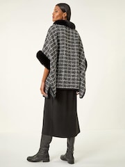 Roman Faux Xəz Jakarlı Trikotaj Panço - 4şəkildən 4 şəkil