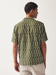 Green 100% Cotton Textured Short Sleeve Shirt With Cuban Collar - Image 3 of 9