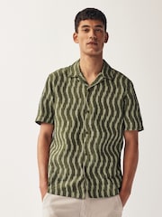 Green 100% Cotton Textured Short Sleeve Shirt With Cuban Collar - Image 4 of 9