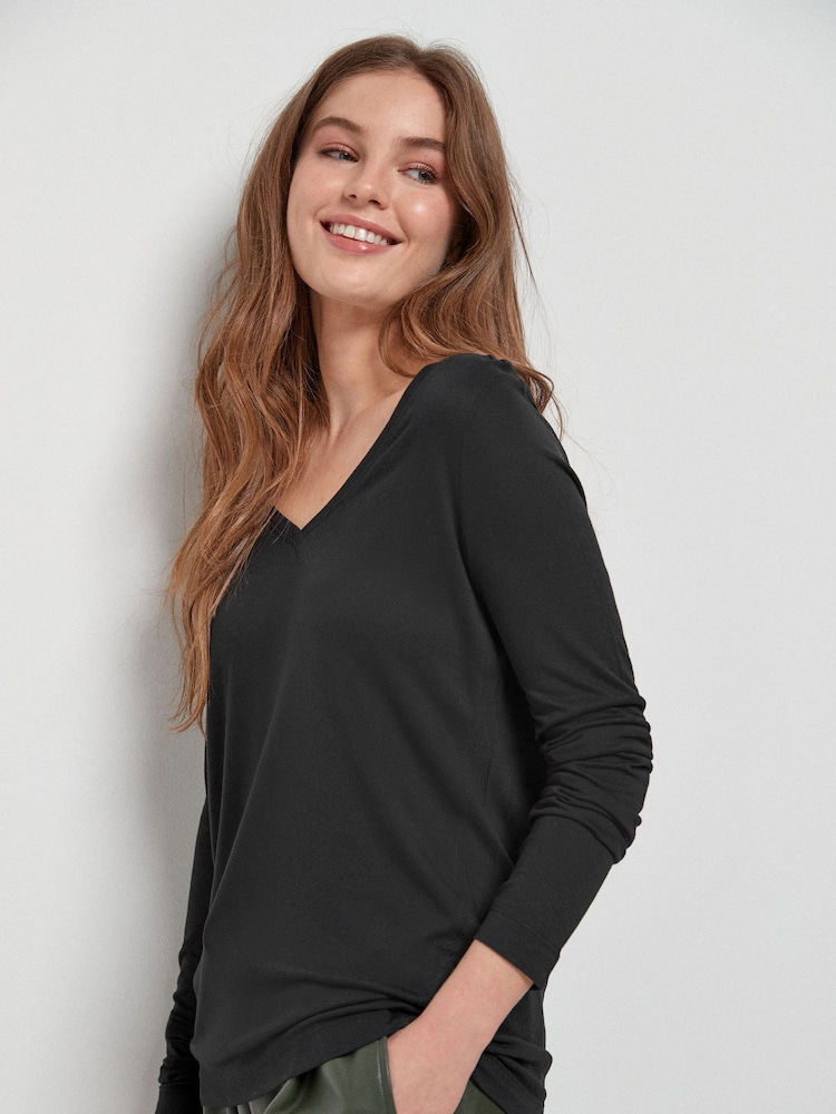 Black Print Slouch V-Neck Long Sleeve T-Shirt - Image 3 of 4