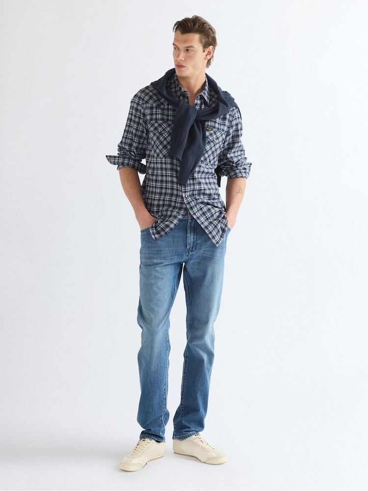 Wrangler Mid Blue Redford Moonlit Regular Tapered Jeans - Image 2 of 5 Wrangler Mid Blue Redford Moonlit Regular Tapered Jeans - Image 2 of 5