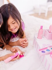 Melissa & Doug Beauty Salon Play Set - Image 5 of 8