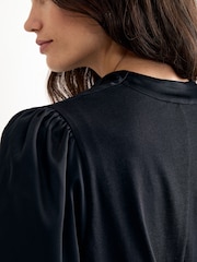 Phase Eight Naomi Satin Top - תמונה 8 מתוך 9