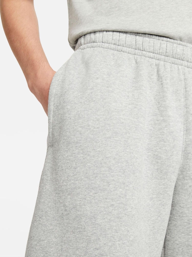 Nike Club Fleece Cargo Shorts - Image 5 of 7
