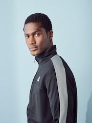 črna - adidas Tricot z izrazitim barvnim vzorcem trenirka - Slika 4 iz 6