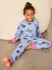 Conjunto de pijama largo con estampado de perros de cuento de hadas & gatos Princess para niños de Chelsea Peers, pack de 2 - Imagen 5 de 10