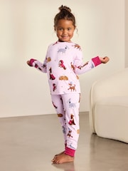 Conjunto de pijama largo con estampado de perros de cuento de hadas & gatos Princess para niños de Chelsea Peers, pack de 2 - Imagen 6 de 10