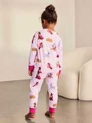 Conjunto de pijama largo con estampado de perros de cuento de hadas & gatos Princess para niños de Chelsea Peers, pack de 2 - Imagen 8 de 10