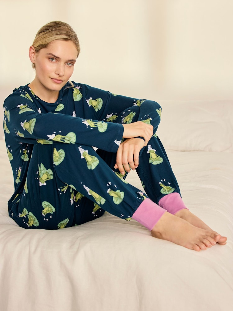 Chelsea Peers Green Enchanted Frog Print Long Pyjamas Set - Image 2 of 8 Chelsea Peers Green Enchanted Frog Print Long Pyjamas Set - Image 2 of 8