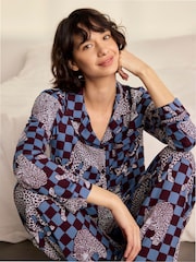 Chelsea Peers Blue Midnight Checkerboard Leopard Print Long Pyjamas Set - Image 6 of 8