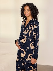 Conjunto de pijama largo con estampado de conejitos lunares y diseño abotonado de Chelsea Peers - Imagen 2 de 8