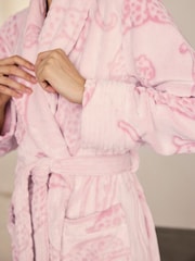 Chelsea Peers Pink Fleece Burnout Lino Cut Leopard Print Long Dressing Gown - Image 6 of 6