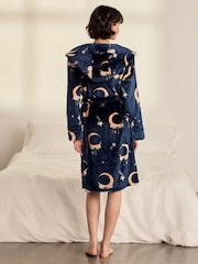 Bata de tejido polar con estampado lunar de Chelsea Peers - Imagen 4 de 8