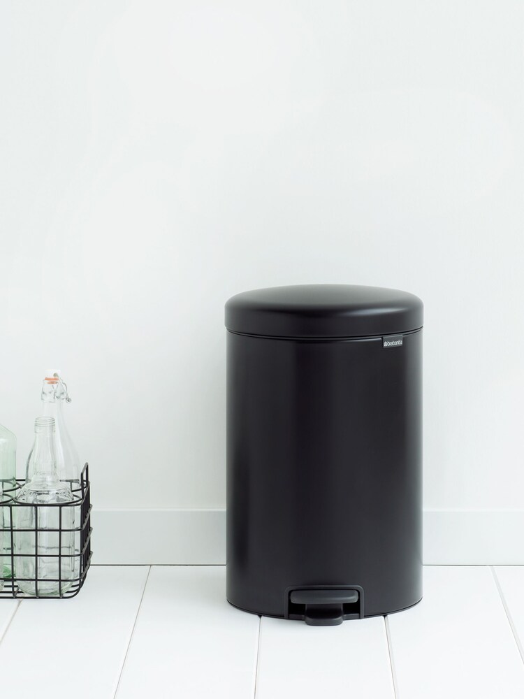 Brabantia Matt Black NewIcon 20L Pedal Bin - Image 2 of 6 Brabantia Matt Black NewIcon 20L Pedal Bin - Image 2 of 6