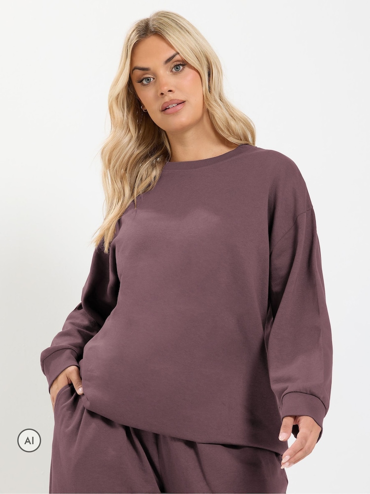 Violetti - Yours Curve -collegepaita ja hihansuissa olevat verryttelyhousut - Kuva 2 / 6