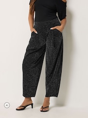Pantalones con pernera tipo barril de efecto metalizado de PixieGirl Petite - Imagen 4 de 6