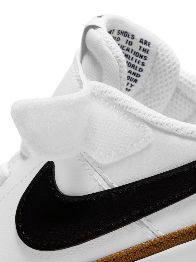 לבן/שחור - נעלי ספורט של Nike דגם Court Legacy לילדים ונוער - Image 7 of 9