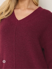 Rouge - Pull M&Co à Col V et couture sur le devant - Image 4 de 6