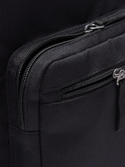 Negro - Mochila Heritage de Nike - Imagen 6 de 9