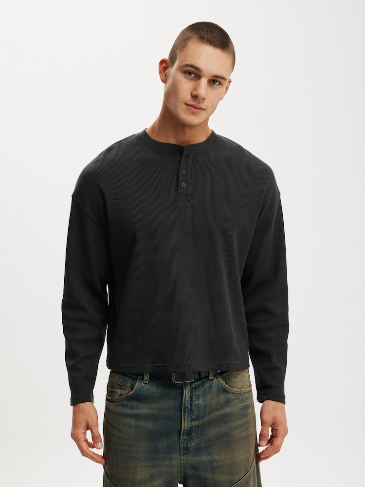 أسود - Cotton On Relaxed Fit Textured Henley Long Sleeve T-Shirt - صورة 1 من 4