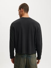 أسود - Cotton On Relaxed Fit Textured Henley Long Sleeve T-Shirt - صورة 2 من 4